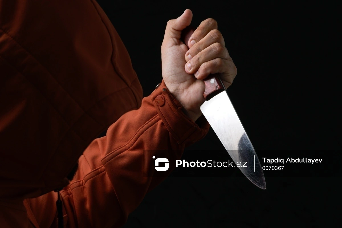 Сын зарезал отца и ранил мать за замечание о позднем возвращении домой