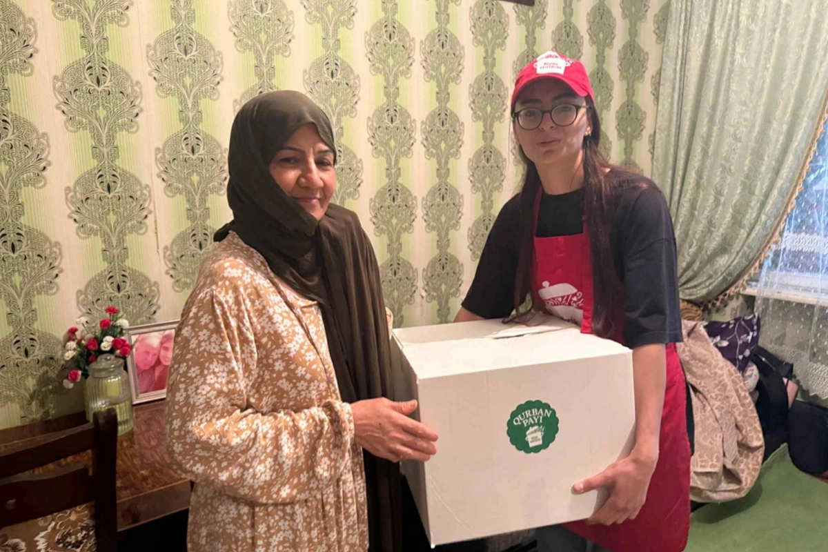 Leyla Əliyevanın təşəbbüsü ilə ailələrə qurban payları çatdırılıb Leyla Əliyevanın təşəbbüsü ilə ailələrə qurban payları çatdırılıb