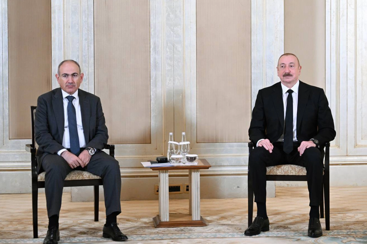 Azərbaycanla Ermənistan ikitərəfli formatda dialoqu davam etdirmək barədə RAZILIĞA GƏLİB Azərbaycanla Ermənistan ikitərəfli formatda dialoqu davam etdirmək barədə RAZILIĞA GƏLİB