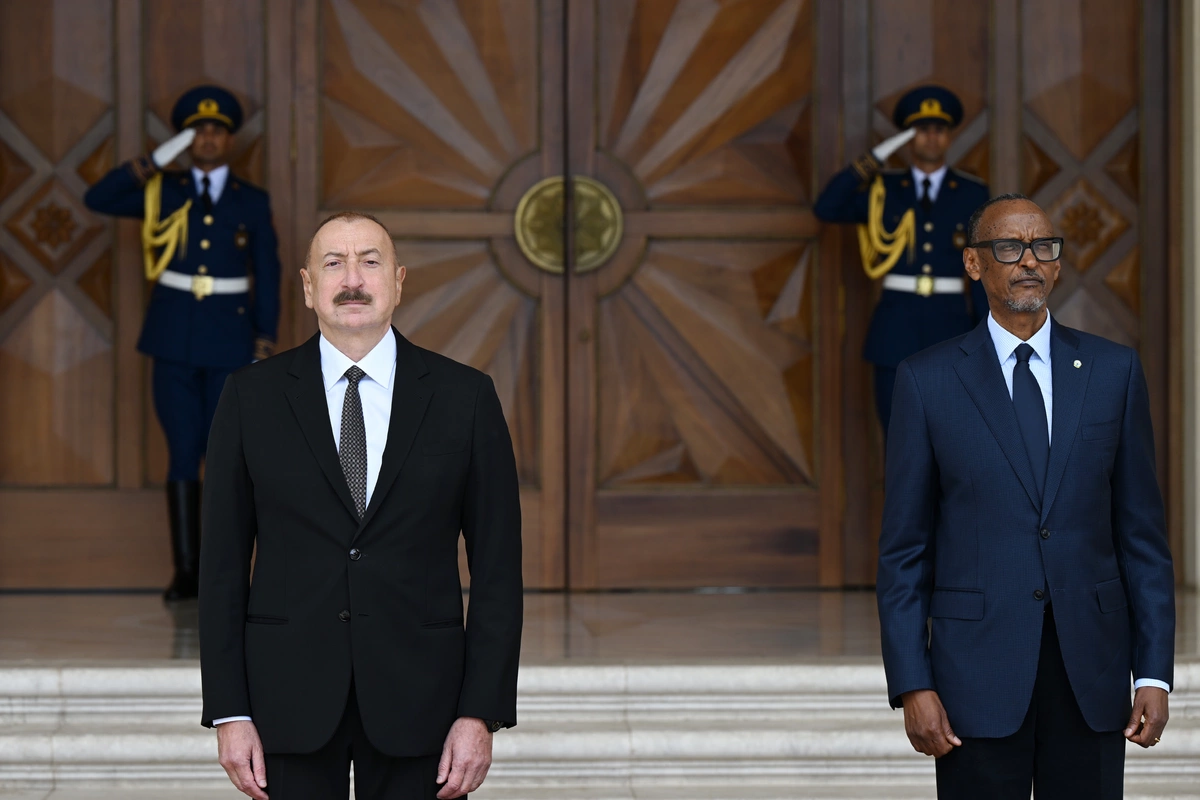 Ruanda Prezidentinin rəsmi qarşılanma mərasimi olub Ruanda Prezidentinin rəsmi qarşılanma mərasimi olub