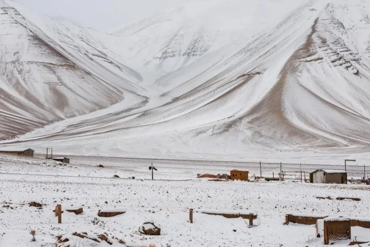 In Chile, the world's driest desert Atacama was covered with snow In Chile, the world's driest desert Atacama was covered with snow