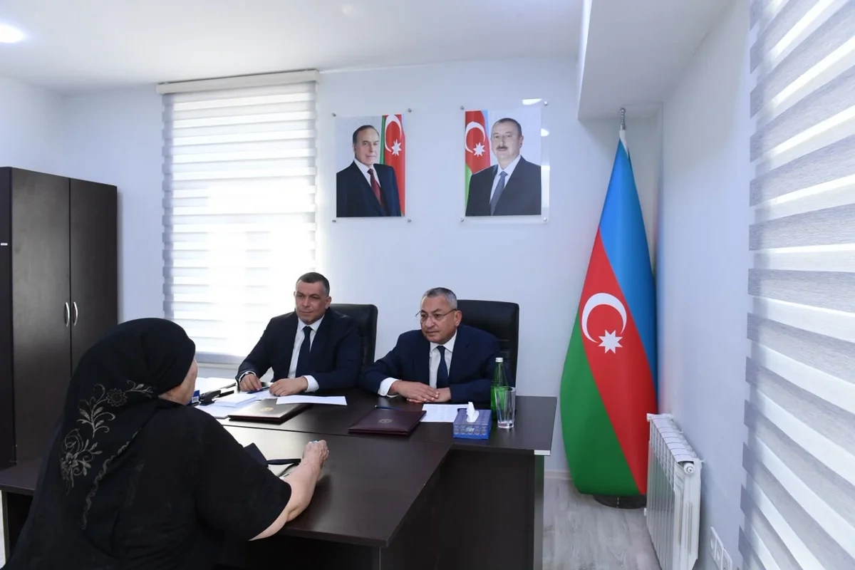 Şuşa şəhərində keçmiş məcburi köçkünlərin müraciətləri dinlənilib