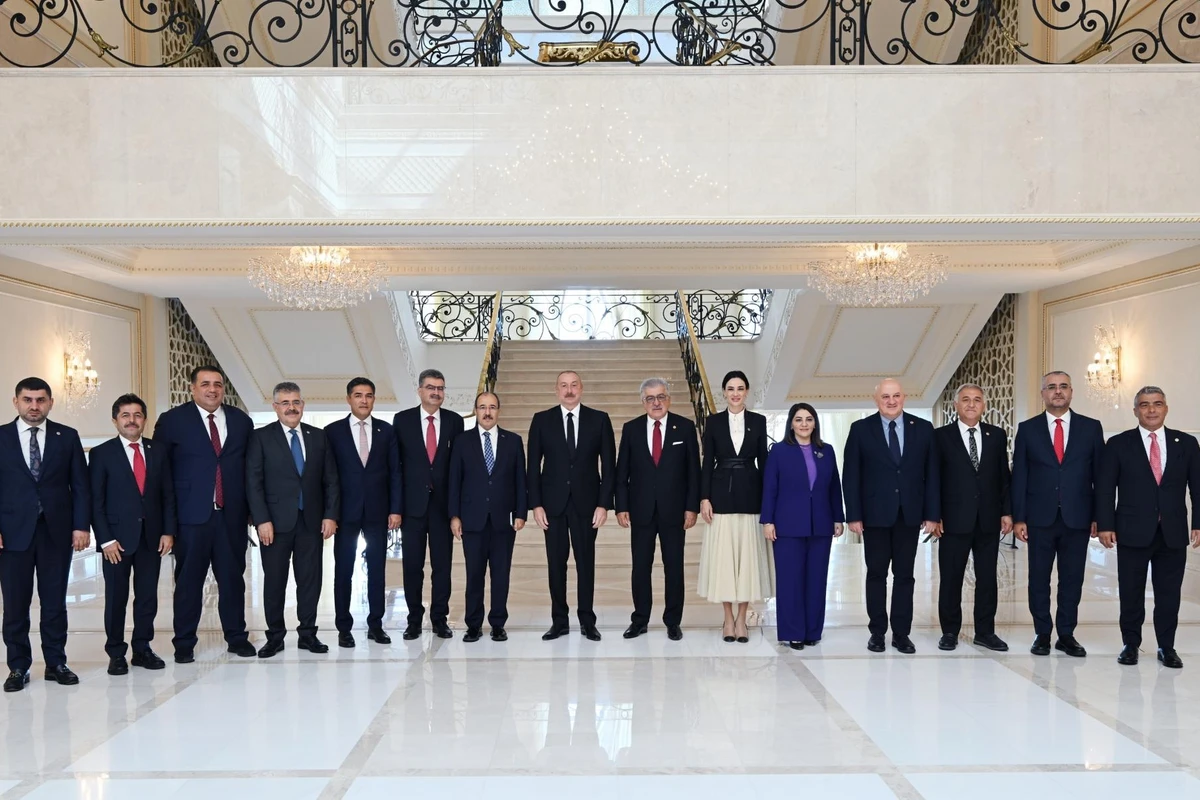 Prezident İlham Əliyev Türkiyə Böyük Millət Məclisinin nümayəndə heyətini qəbul edib Prezident İlham Əliyev Türkiyə Böyük Millət Məclisinin nümayəndə heyətini qəbul edib