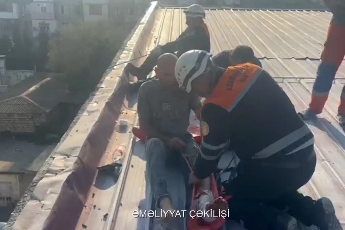 Sumqayıtda tikilidə təmir işləri aparan şəxs xəsarət alıb
