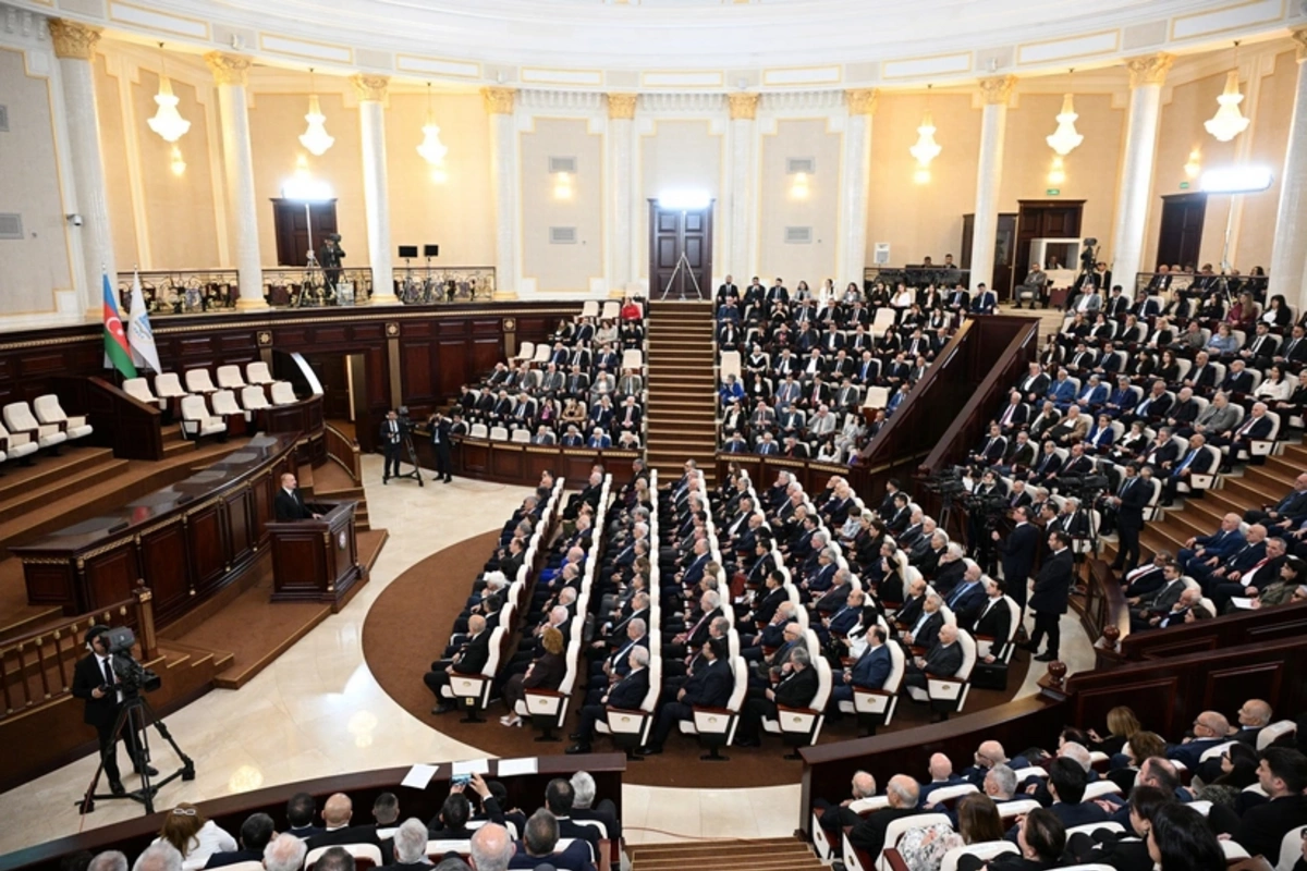 Prezident: Öz dilimizi qorumasaq, onda yavaş-yavaş bizim milli kimliyimiz də sarsıla bilər