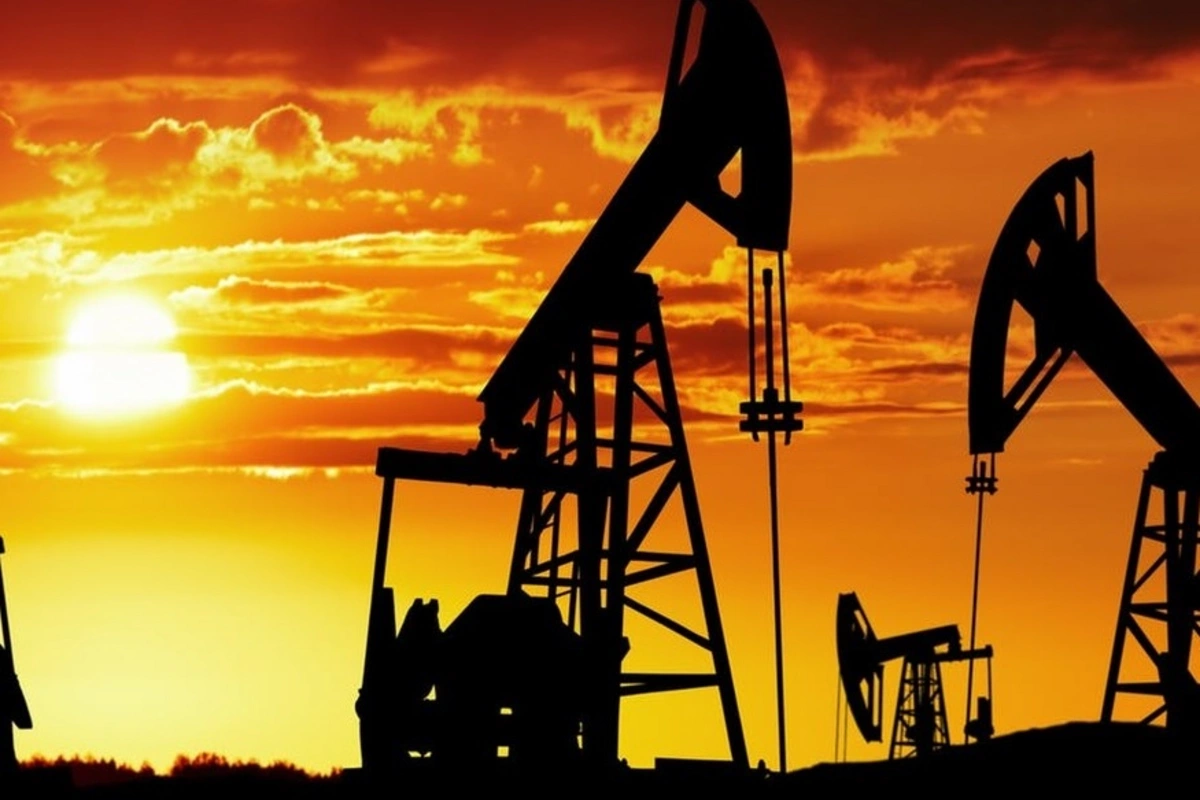 Azərbaycan neftinin qiyməti 76 dollardan aşağı düşüb