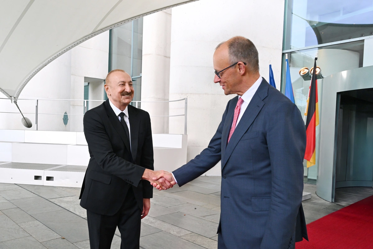 İlham Əliyev ilə Federal Kansler Fridrix Mertsin geniş tərkibdə görüşü olub