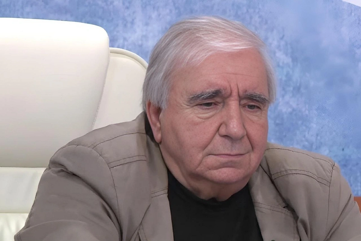 Səksənə çatanda səksənir hamı - Ramiz Rövşəndən təsirli şeir