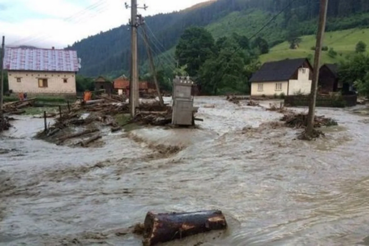 МЧС предупредило население в связи с угрозой селей и наводнений