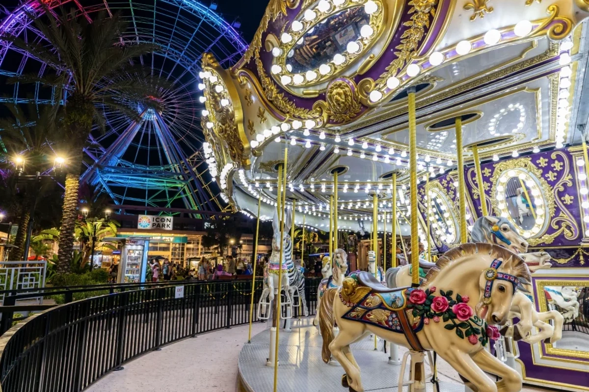 ABŞ-də əyləncə parkındakı iğtişaşlar zamanı iki polis xəsarət alıb