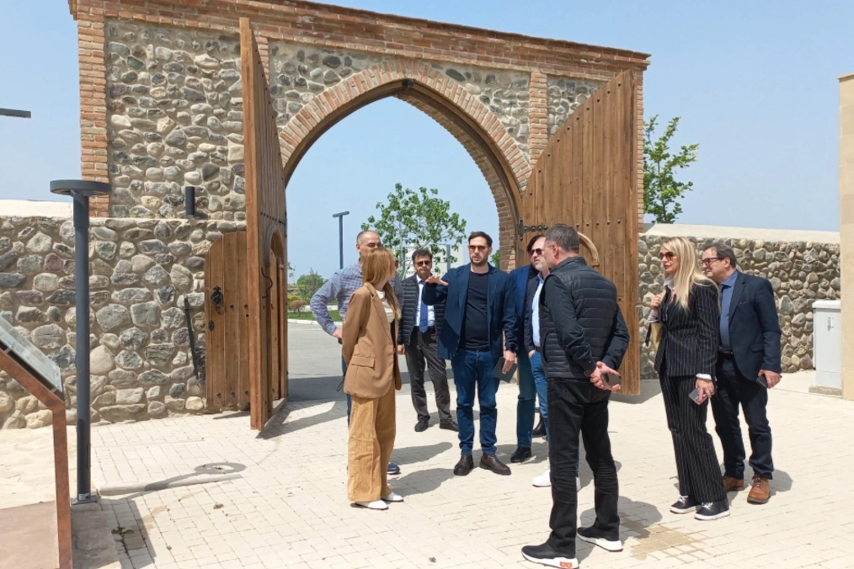 Итальянские парламентарии посетили Агдам