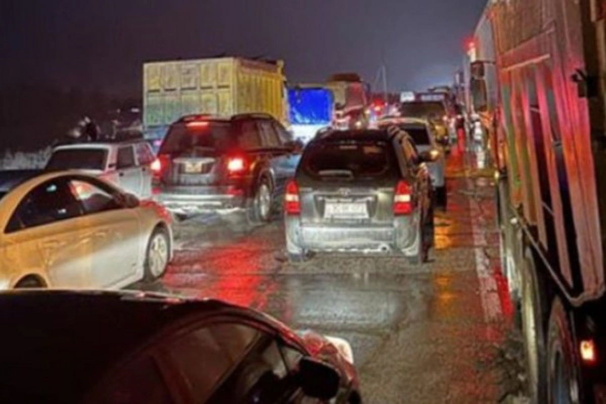 Bakı-Qazax yolunda nəqliyyatın sıxlığı yaranıb