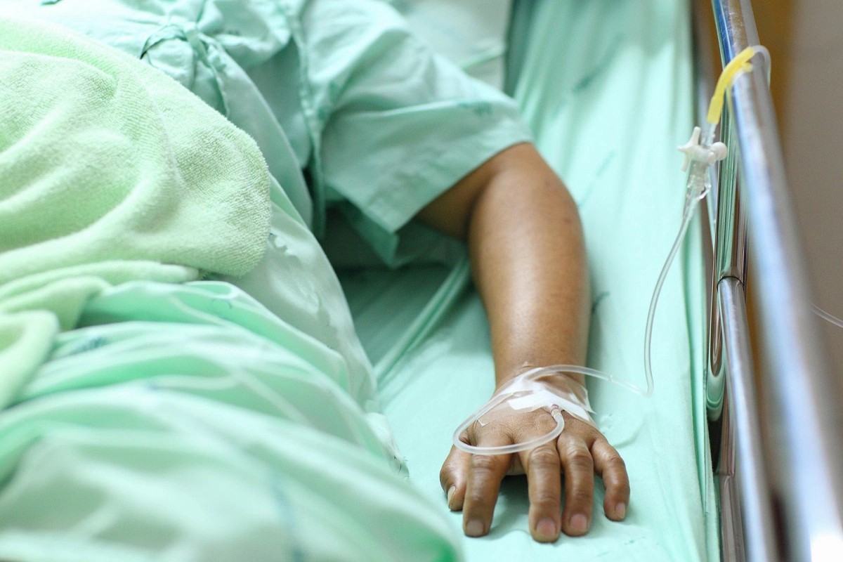 Bakıda məktəbin həyətindən şagird infarktdan ölüb