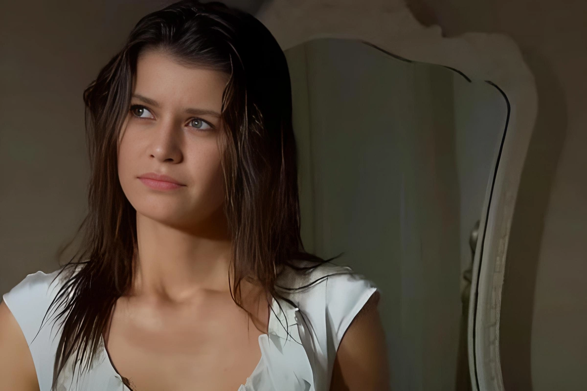 Aktrisa Aşk-ı Memnudakı səhnəyə görə saatlarla buz kimi otaqda qaldı