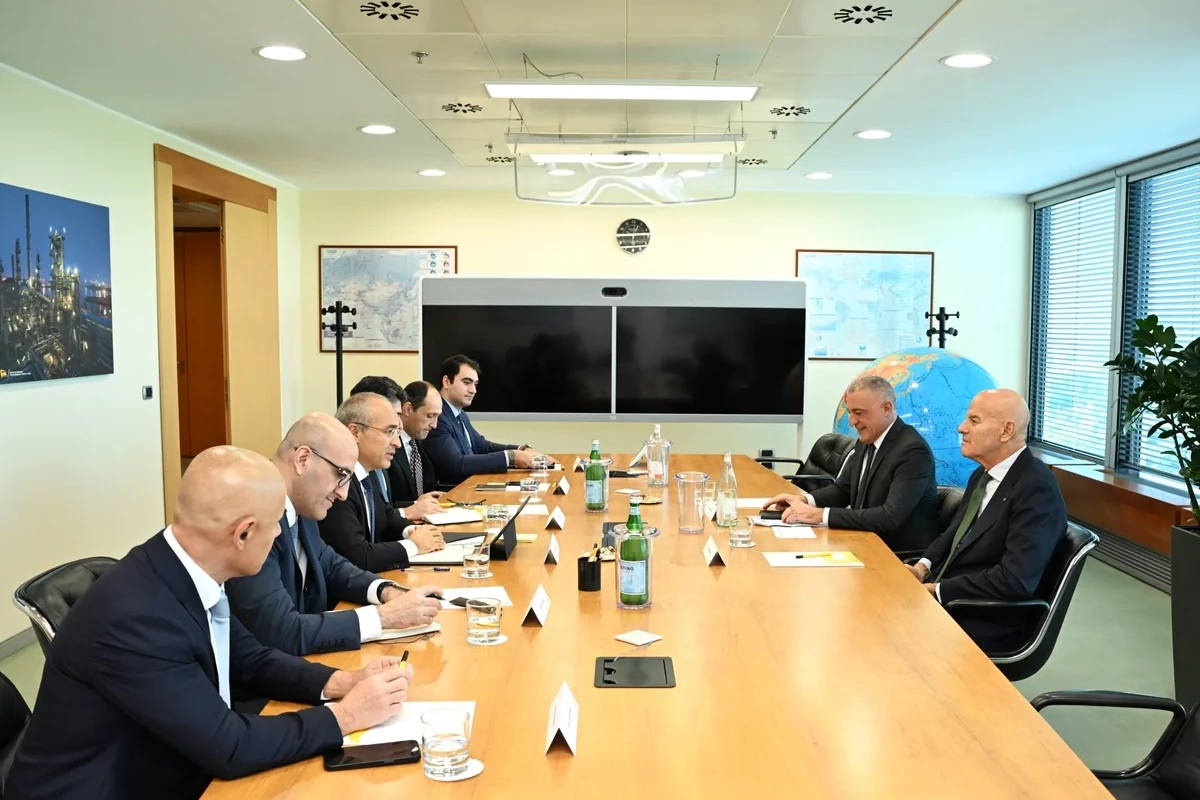 SOCAR Eni şirkəti ilə üçüncü ölkələrdə birgə layihələrdə əməkdaşlığı müzakirə edib