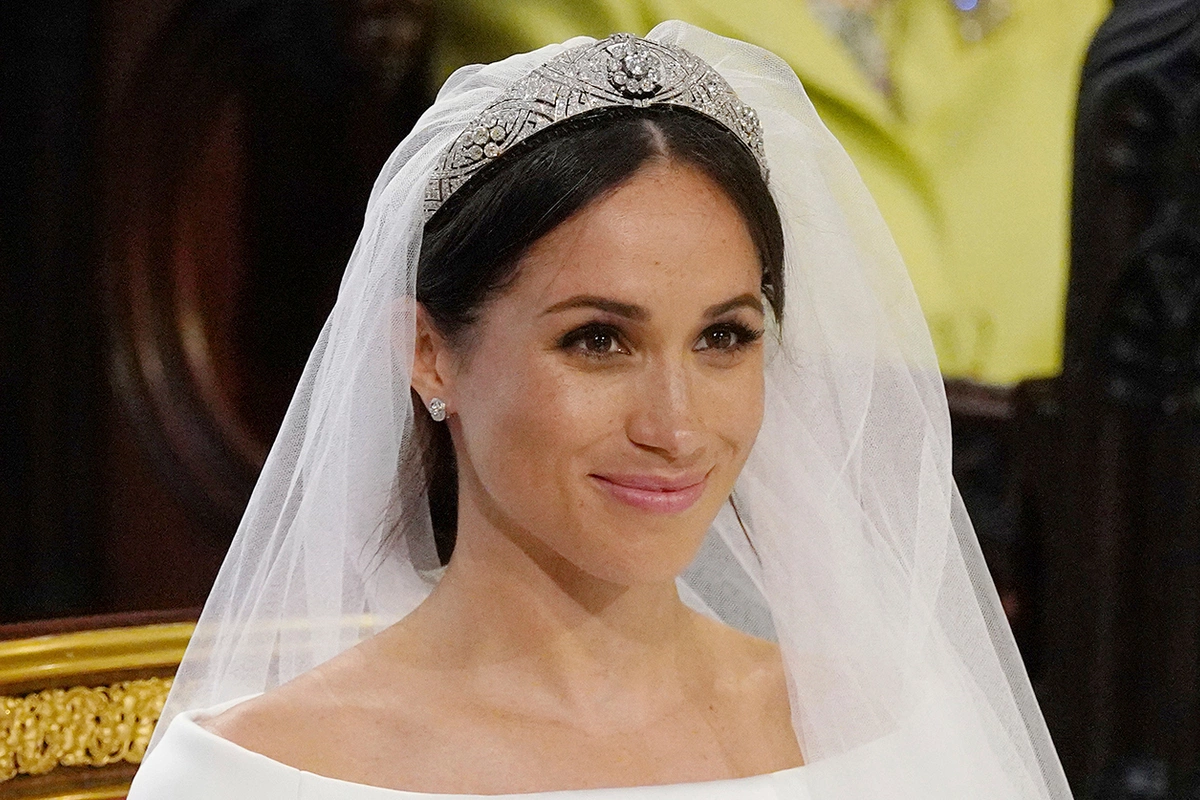 Меган Маркл выпустила свечу с ароматом своей свадьбы за 64 доллара Меган Маркл выпустила свечу с ароматом своей свадьбы за 64 доллара