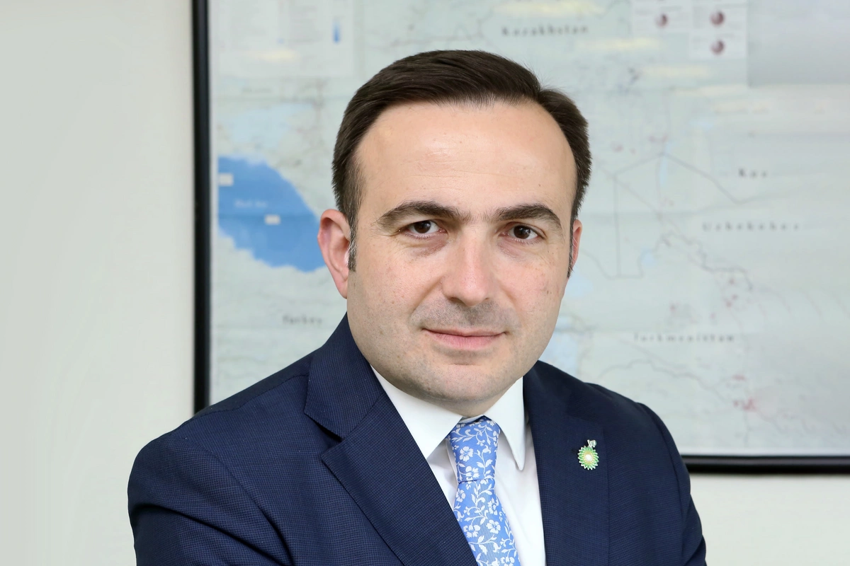 BP-nin vitse-prezidenti Bəxtiyar Aslanbəyli Şöhrət ordeni ilə təltif edilib - Sərəncam