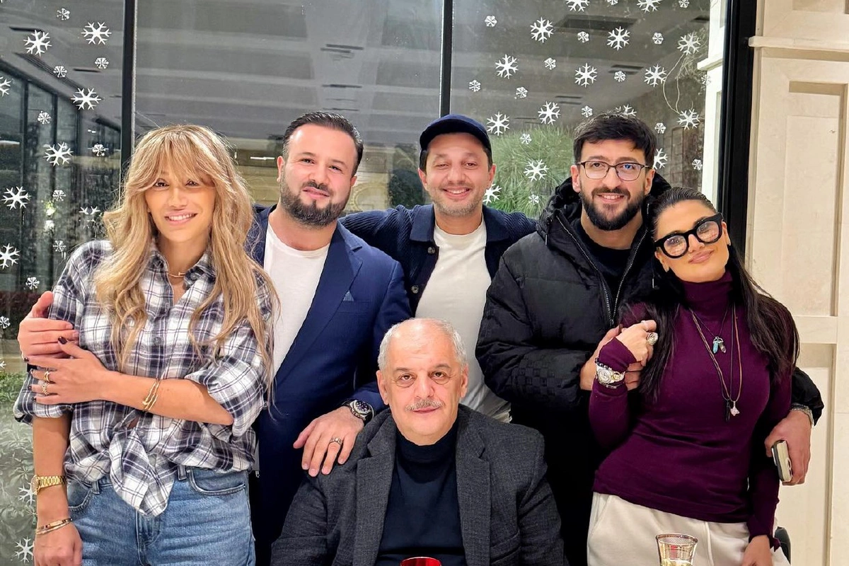 Röya Ayxan məşhurları dəbdəbəli evində qonaq etdi
