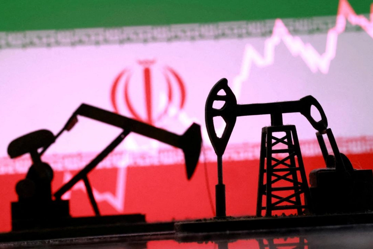 İran satılmayan nefti köhnə tankerlərdə saxlayır