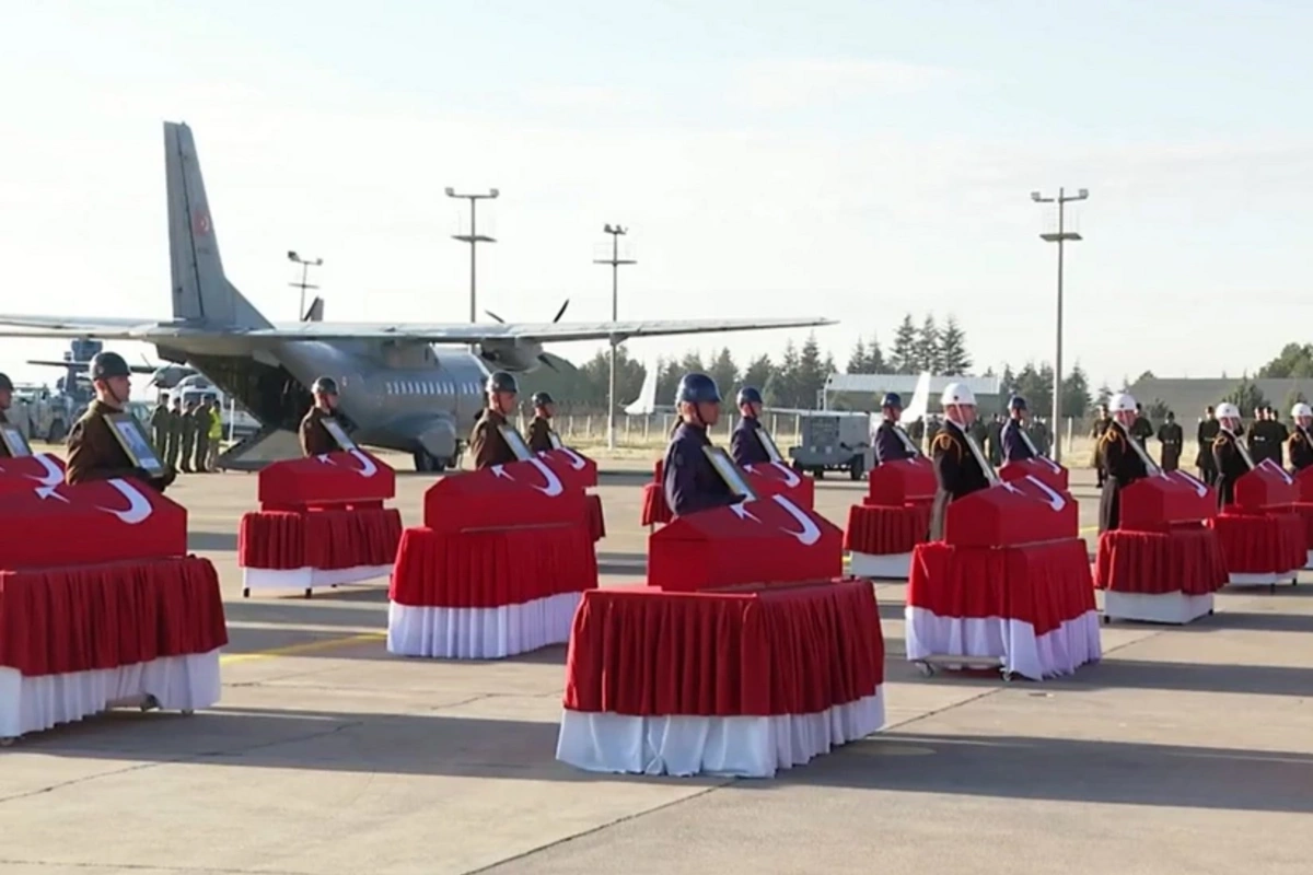 Təyyarə qəzasında şəhid olan hərbçilərlə Ankarada vida mərasimi keçirilir