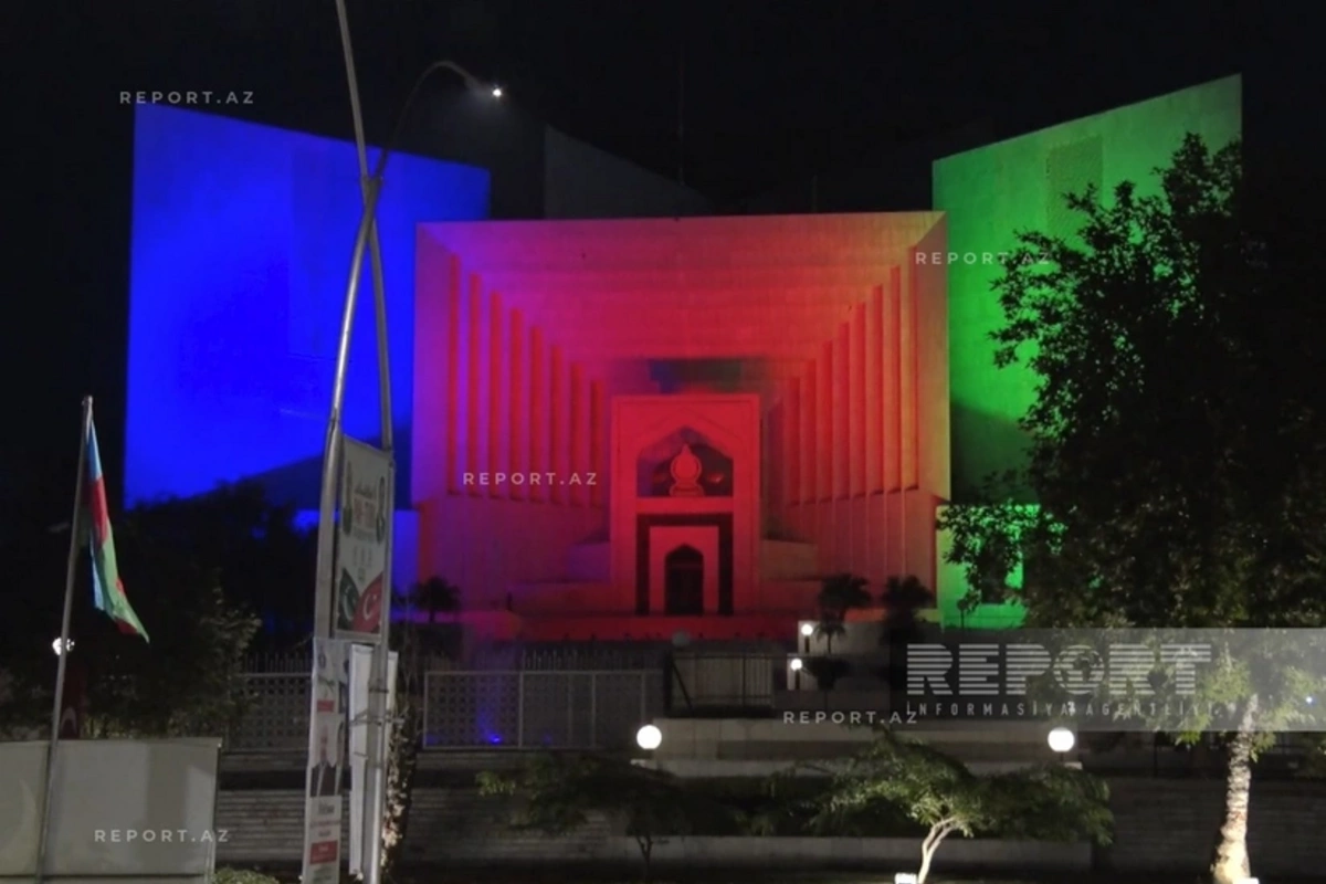В Пакистане здание офиса премьера подсвечено цветами азербайджанского флага