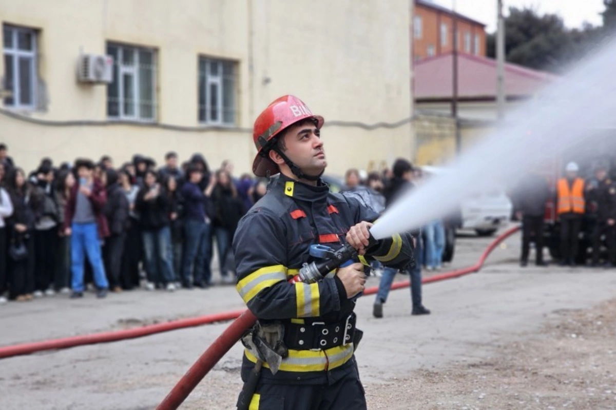 FHN Bakıda yerləşən kollecdə təlim keçirib