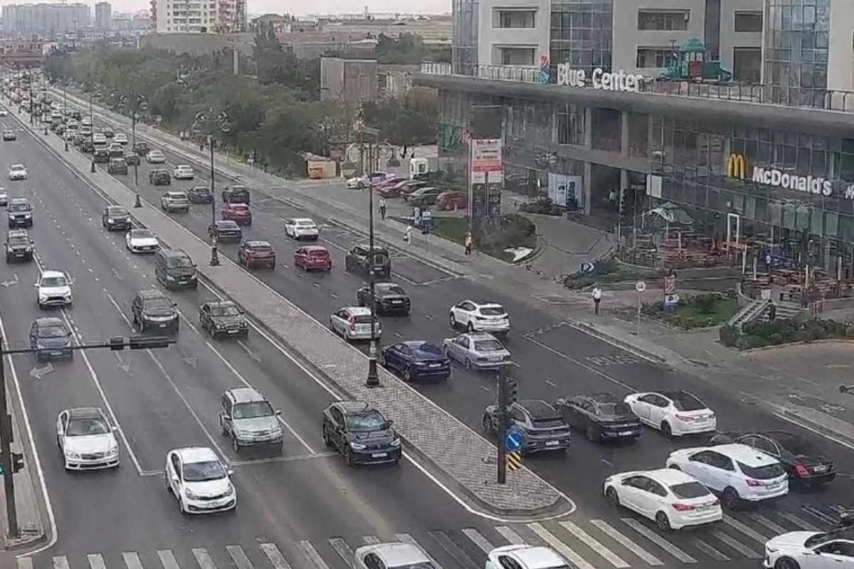 Bakıda sıxlıq olan yollar açıqlandı