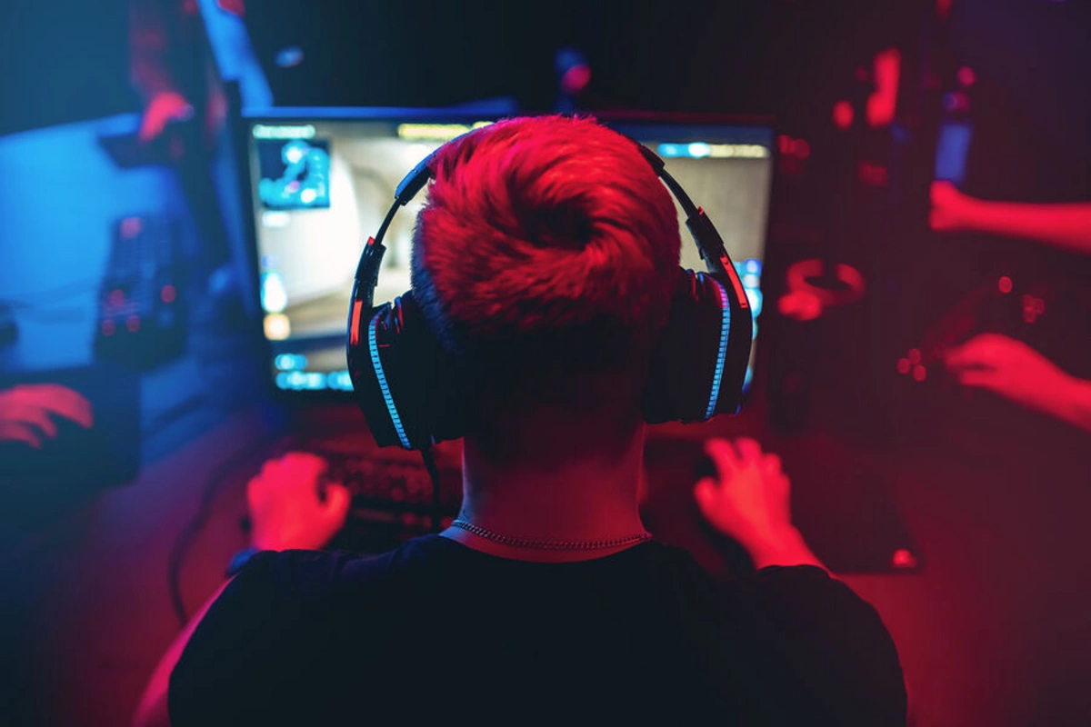 В Москве 12-летний геймер едва не задушил мать из-за Counter-Strike