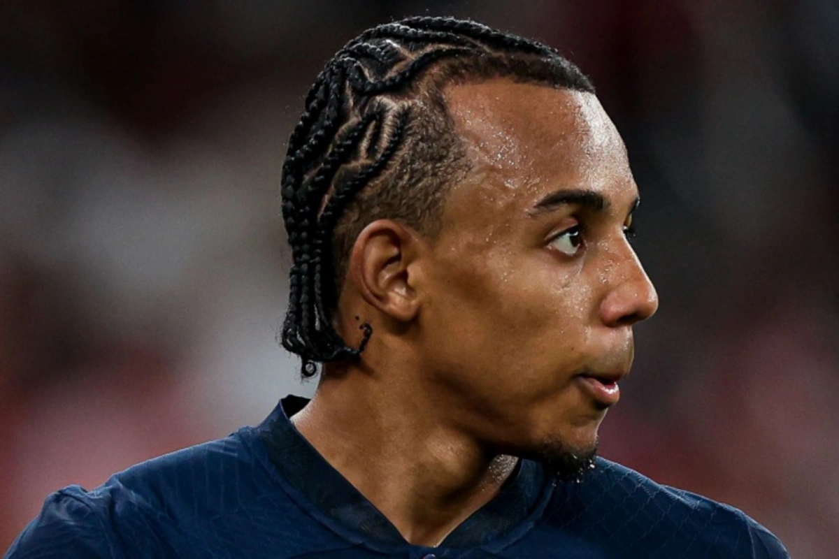 Liverpul Barselonanın müdafiəçisini hədəfə aldı