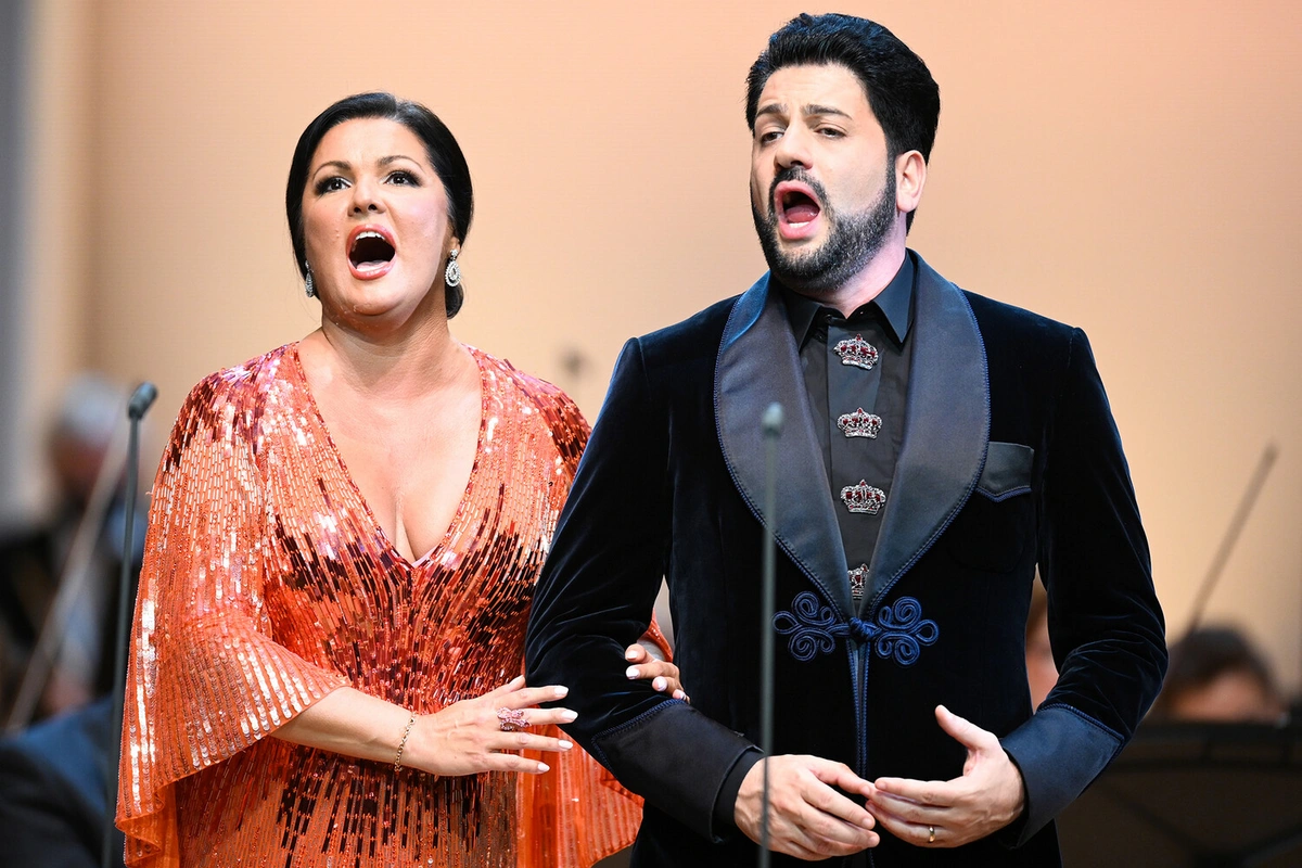 Anna Netrebko Eyvazovla birlikdə yaşadığı mənzildən çıxıb