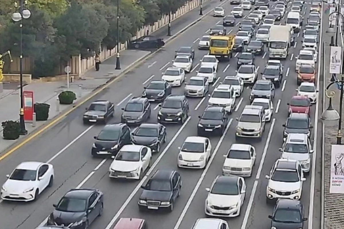 Bakının bir sıra yollarında tıxac var