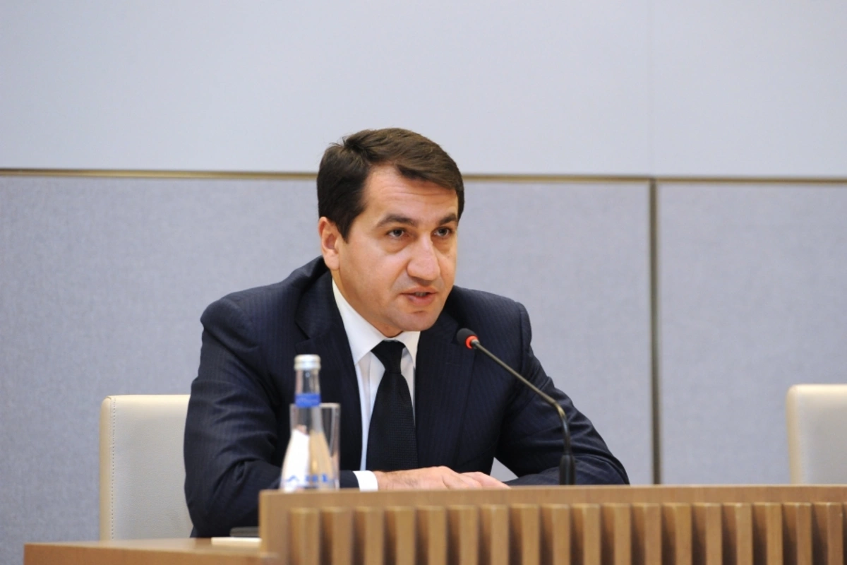 Hikmət Hacıyev: Ermənistan Konstitusiyasından ərazi iddiaları çıxarılsa, sülh sazişi üçün problem qalmır