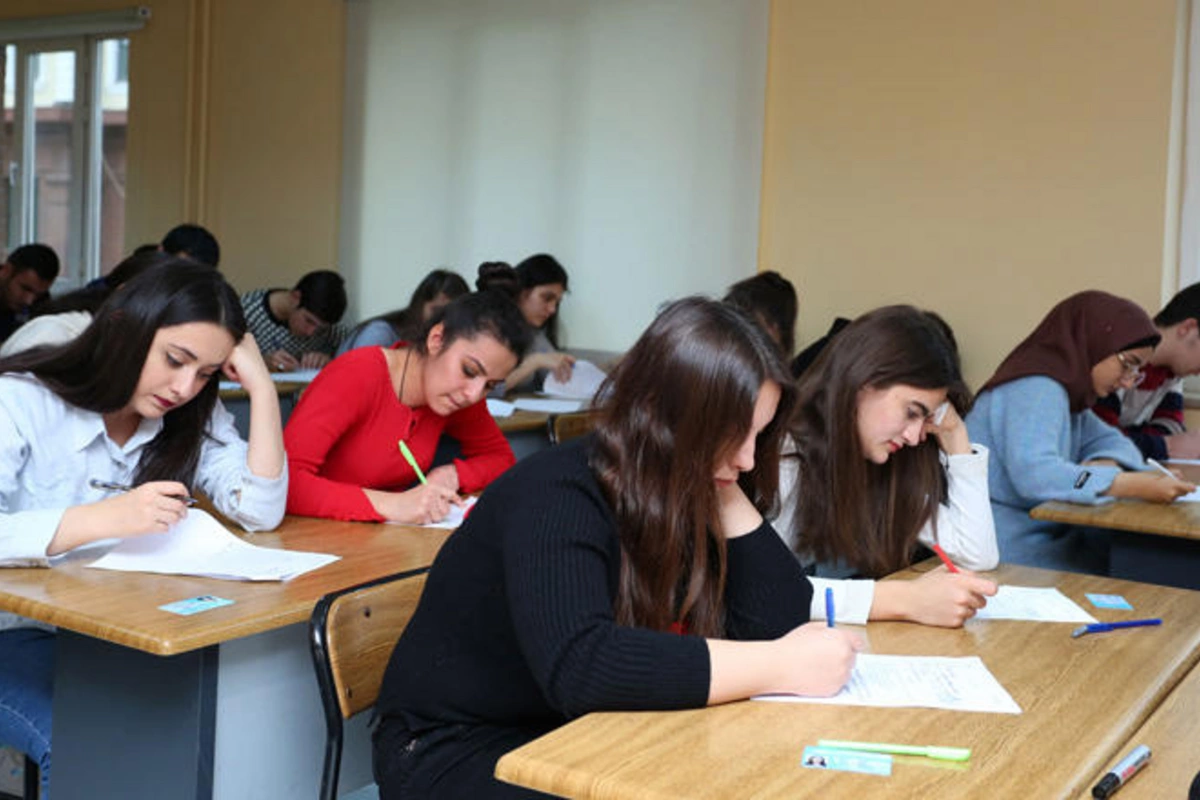 Həftəsonu 1 300-ə yaxın namizəd üçün rezidenturaya qəbul imtahanının birinci mərhələsi keçiriləcək Həftəsonu 1 300-ə yaxın namizəd üçün rezidenturaya qəbul imtahanının birinci mərhələsi keçiriləcək