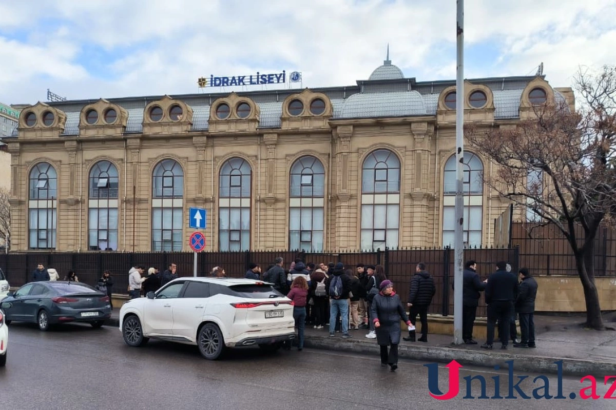 Bakıda lisey şagirdi müəllimi güllələdi - DETALLAR