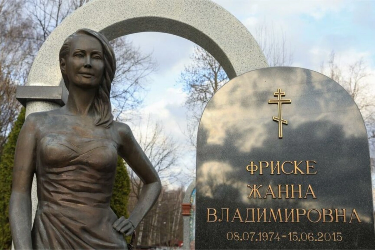 Vandals destroyed Zhanna Friske's grave on the anniversary of her death Vandals destroyed Zhanna Friske's grave on the anniversary of her death