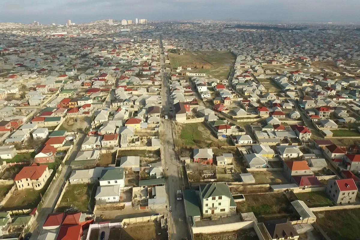 Опасная ситуация в Баку: дома могут обрушиться в любой момент