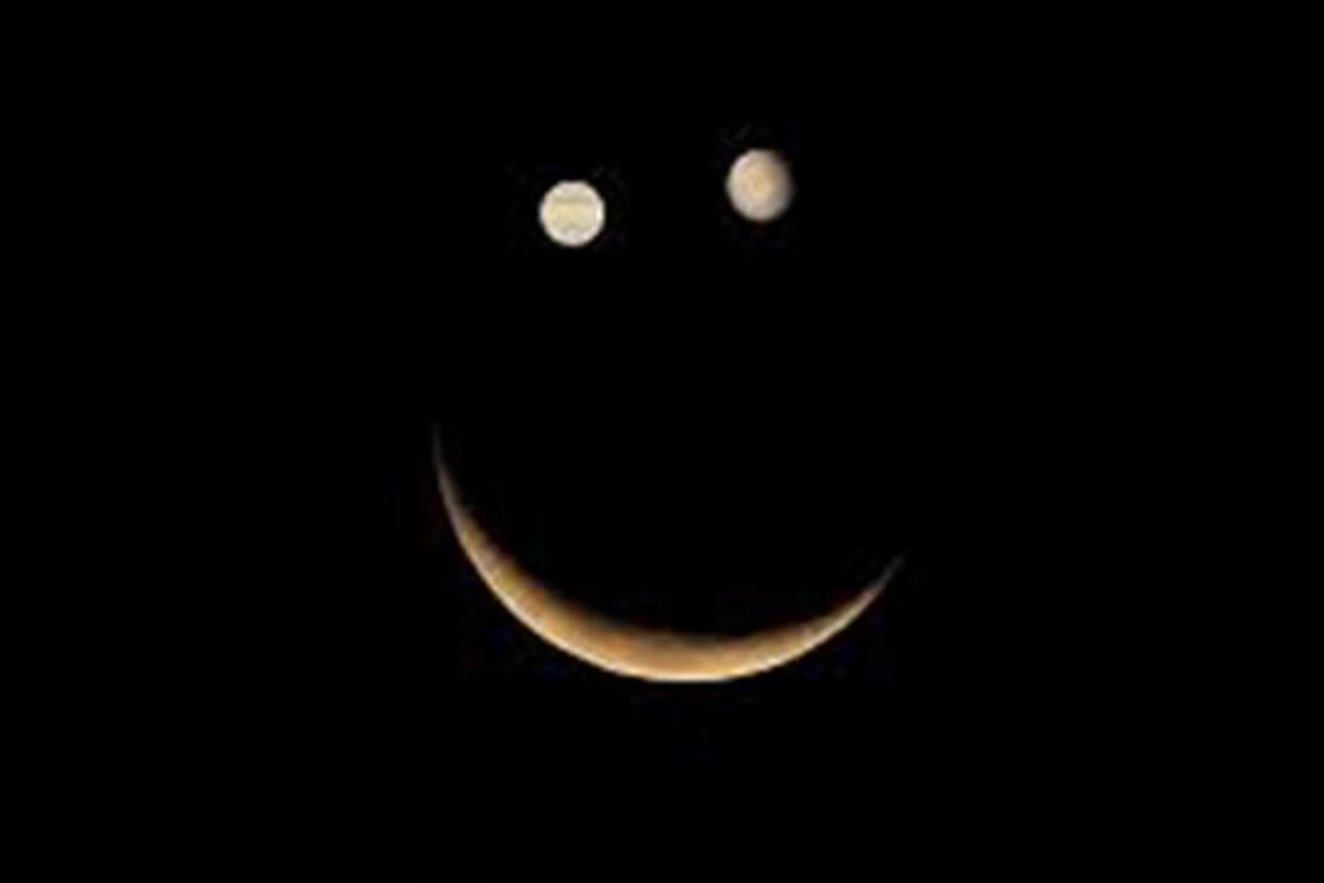 A rare astronomical phenomenon will appear in the night sky today