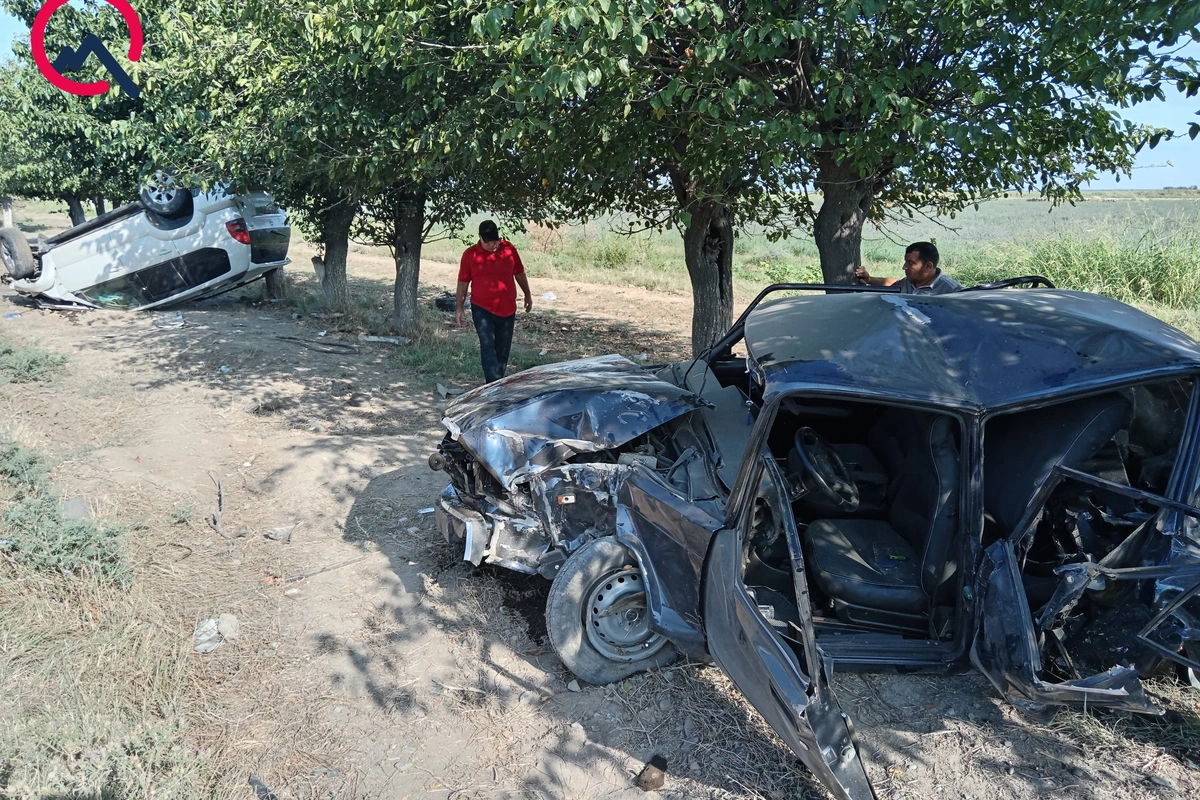 VAZla toqquşan Prado aşdı, xəsarət alanlar var