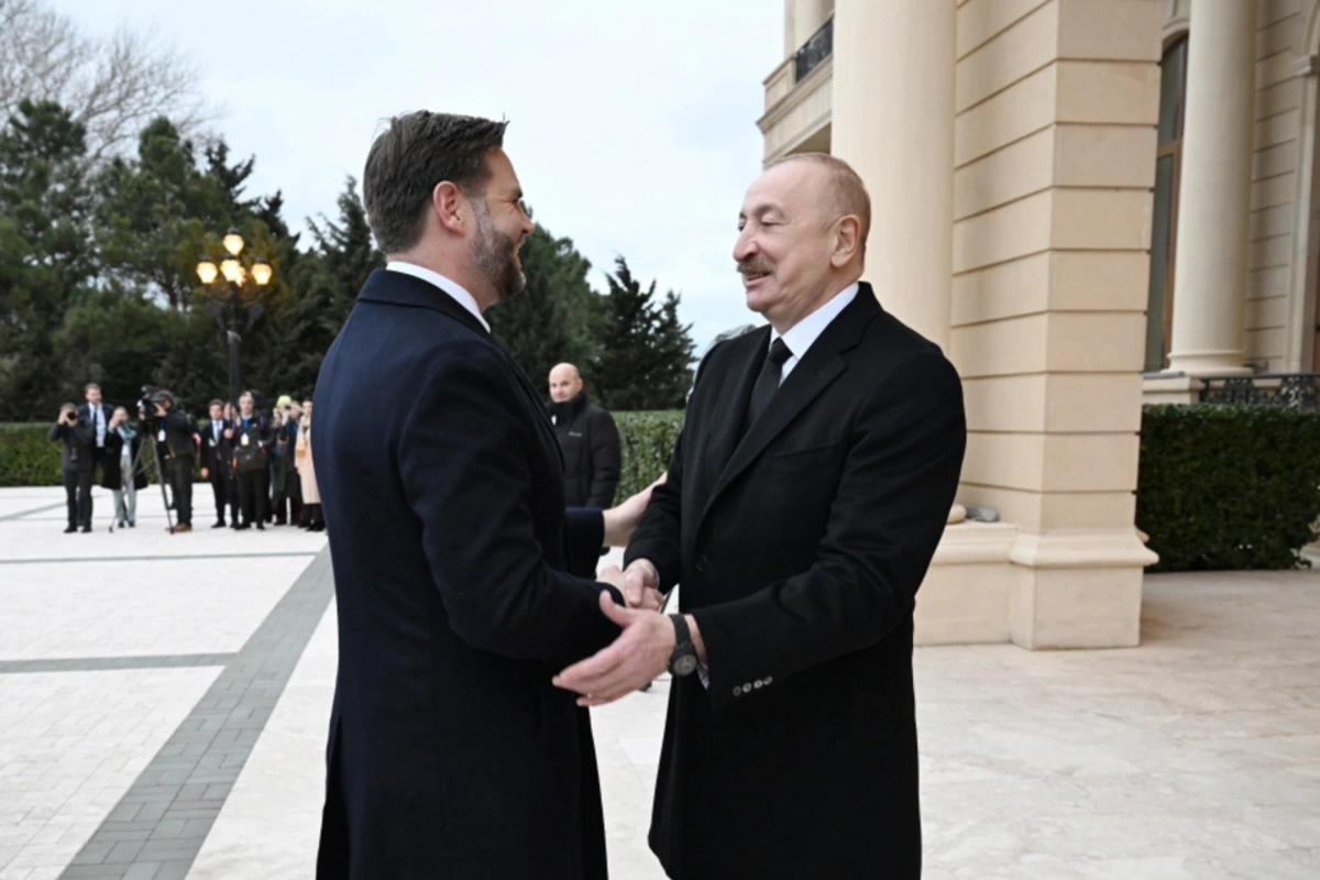 В Баку состоялась церемония официальной встречи вице-президента Соединенных Штатов Америки