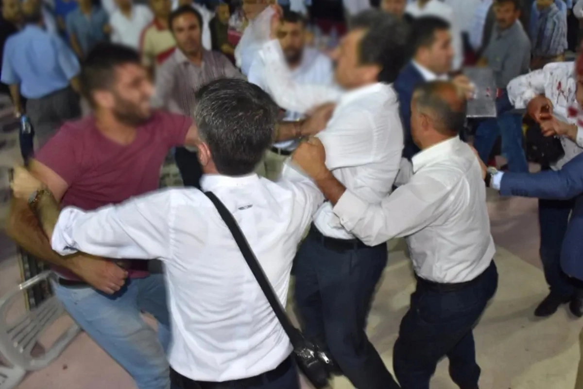 Bakıda restoranda dava: Aşpaz müştərini döydü Bakıda restoranda dava: Aşpaz müştərini döydü