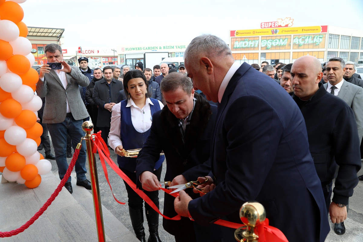 Abşeron Ticarət Mərkəzinin ərazisində avtovağzal kompleksi təşkil edilib Abşeron Ticarət Mərkəzinin ərazisində avtovağzal kompleksi təşkil edilib