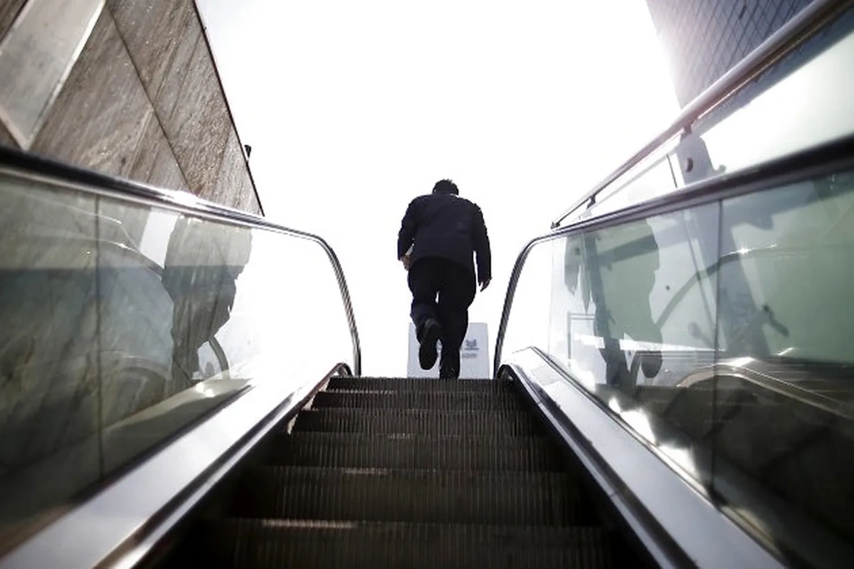 Когда в бакинских подземных переходах снова начнут работать эскалаторы?