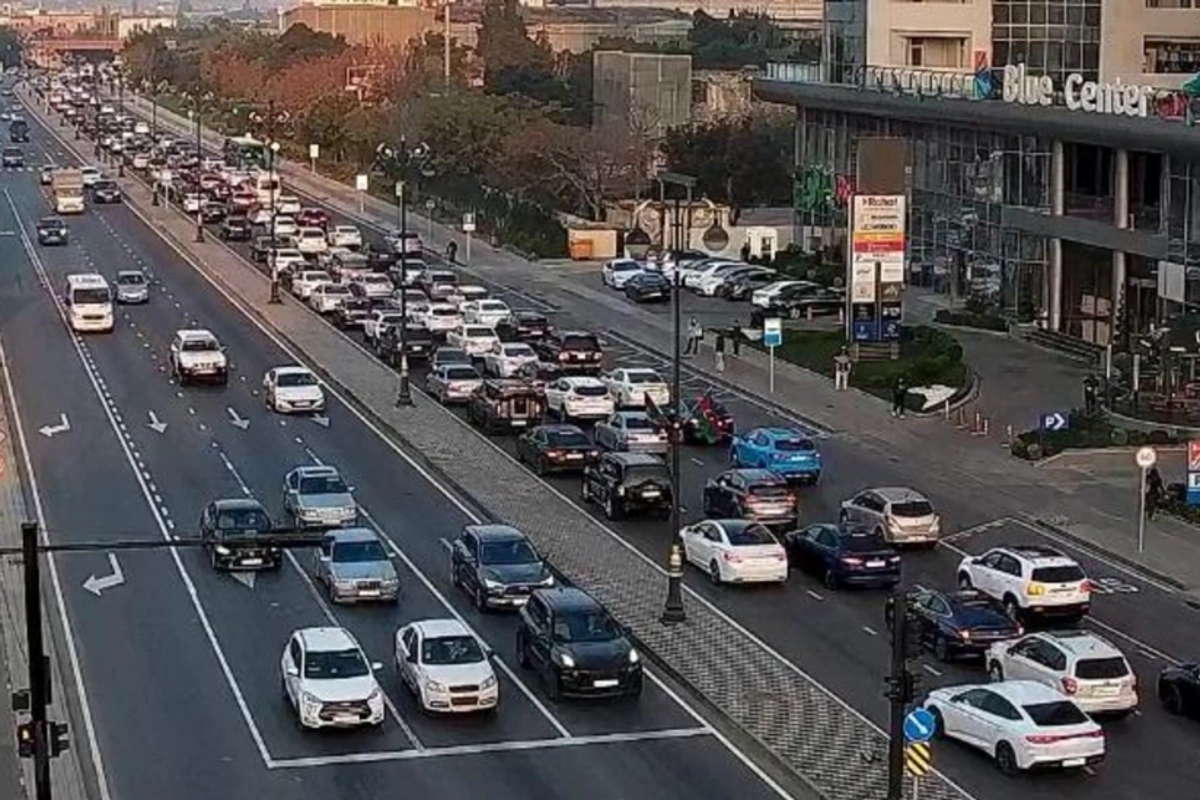 Bakının bir sıra yollarında tıxac müşahidə edilir