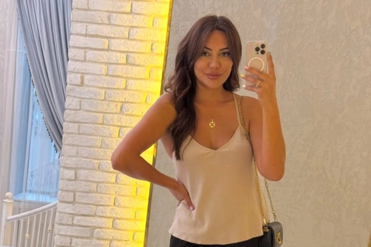 By Ella ləqəbli bloqer hava limanında həbs edildi