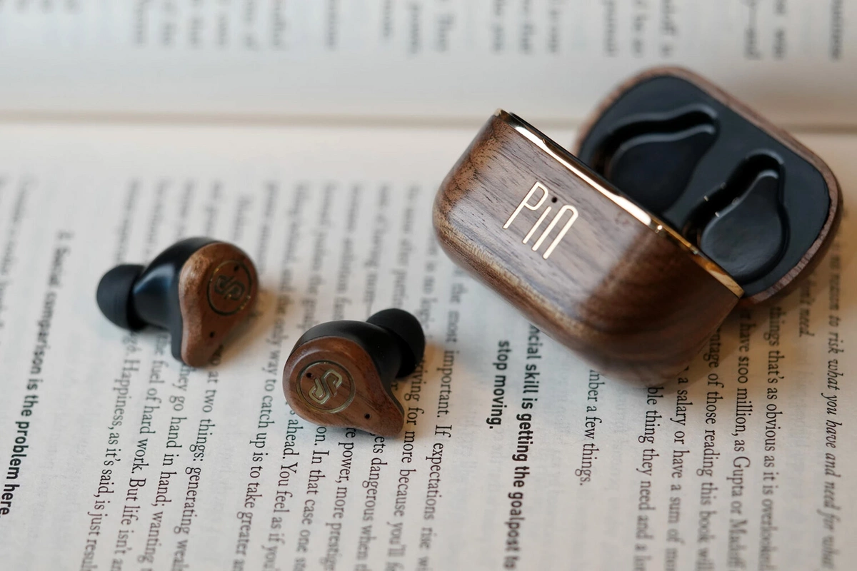 Wooden AI earbuds presented Wooden AI earbuds presented