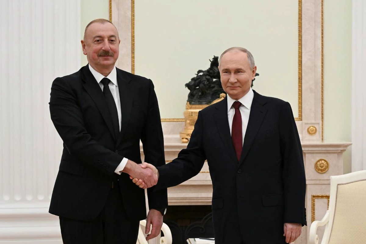 Putin Azərbaycan Prezidentini Müstəqillik Günü münasibətilə təbrik edib