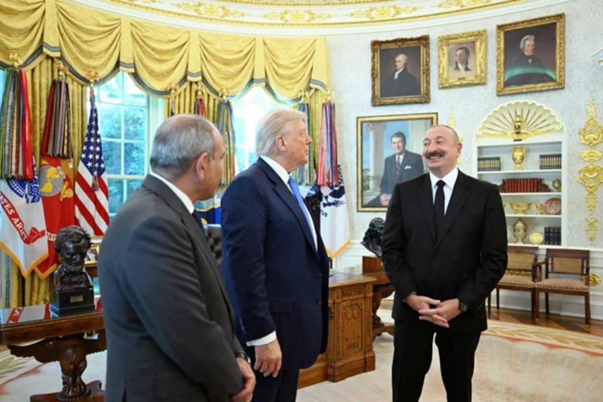 Ağ Evdə Birgə Bəyannamənin imzalanması Rusiya mediasının diqqət mərkəzindədir Ağ Evdə Birgə Bəyannamənin imzalanması Rusiya mediasının diqqət mərkəzindədir