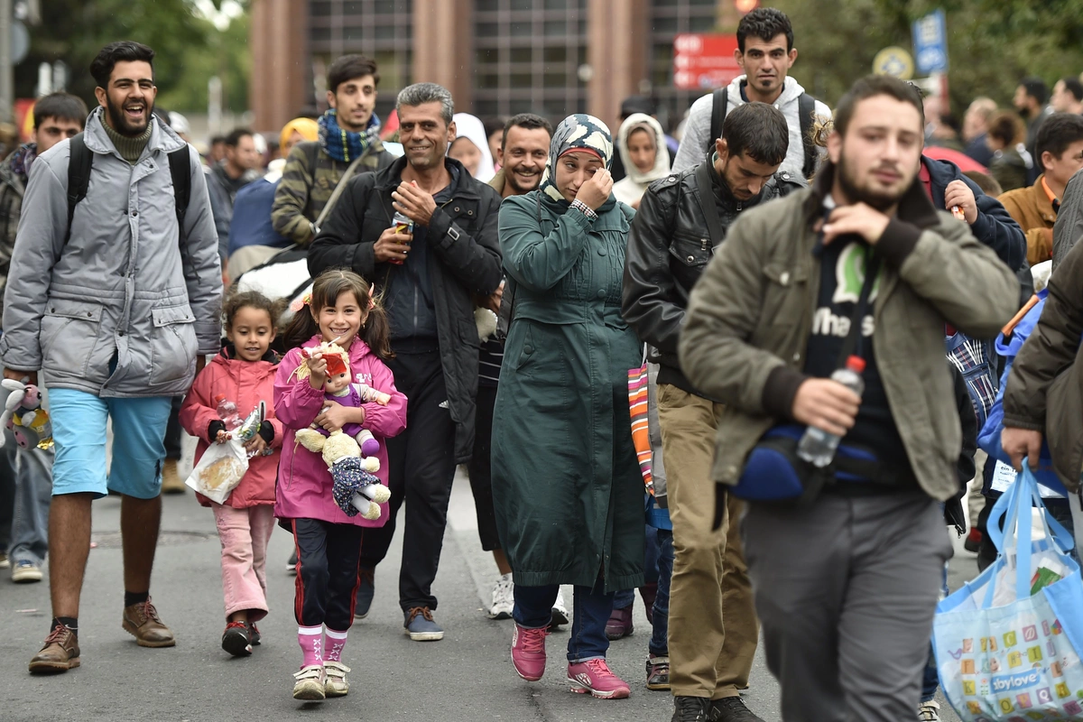 400 miqrantın Rusiyaya qanunsuz daxil olmasına kömək edən 2 qadın saxlanılıb