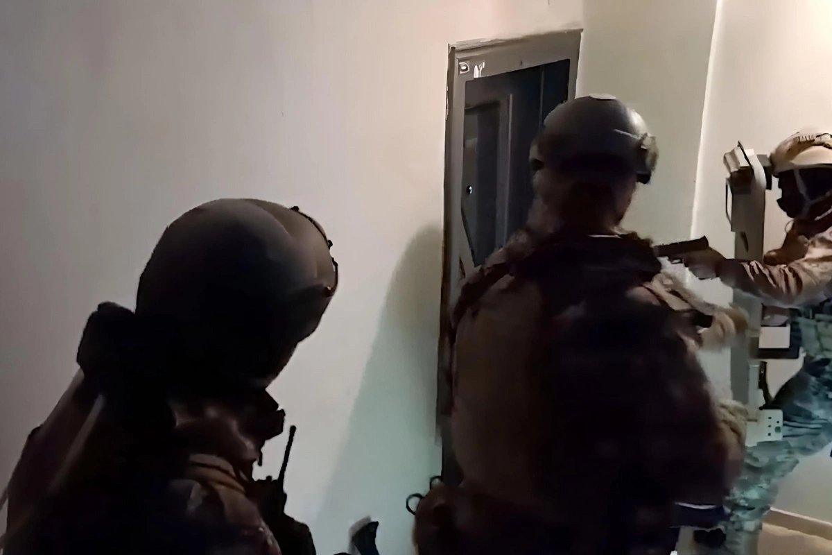 Türkiyədə İŞİD-ə qarşı əməliyyat - 7 polis yaralandı