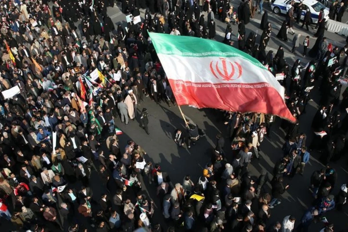 İranda yenidən etirazlar başladı: Tələbələr küçələrə çıxdılar